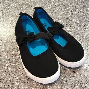 Cute black shoes with bows